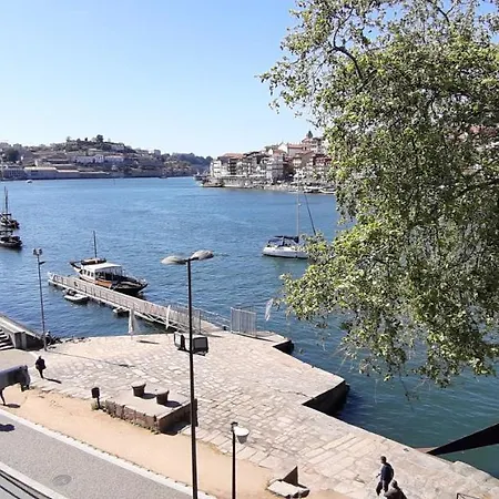 Amazing River Views - 3 Appartment, Free Parking * Вила-Нова-ди-Гая